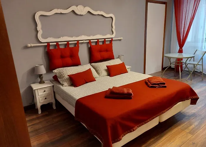 Bed & Breakfast Empire 1970 Trieste